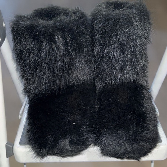 Fluffy Black Faux Fur Boots - Picture 3 of 7